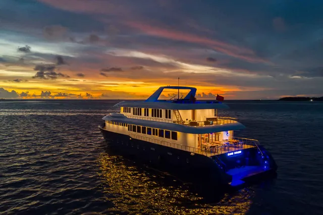 Safari Boat